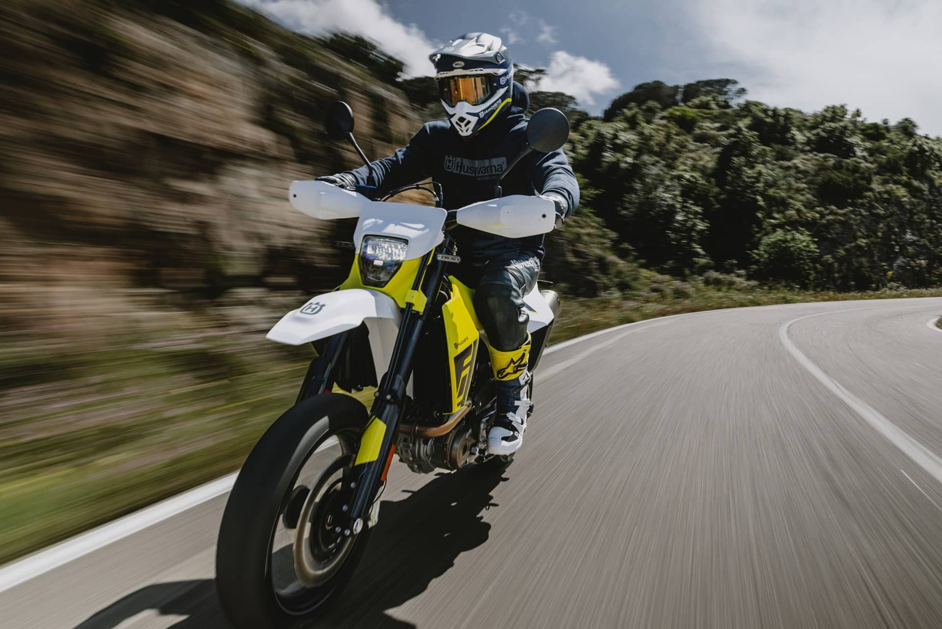 Husqvarna Mobility presents its renewed 701 Enduro and 701 Supermoto 2026
