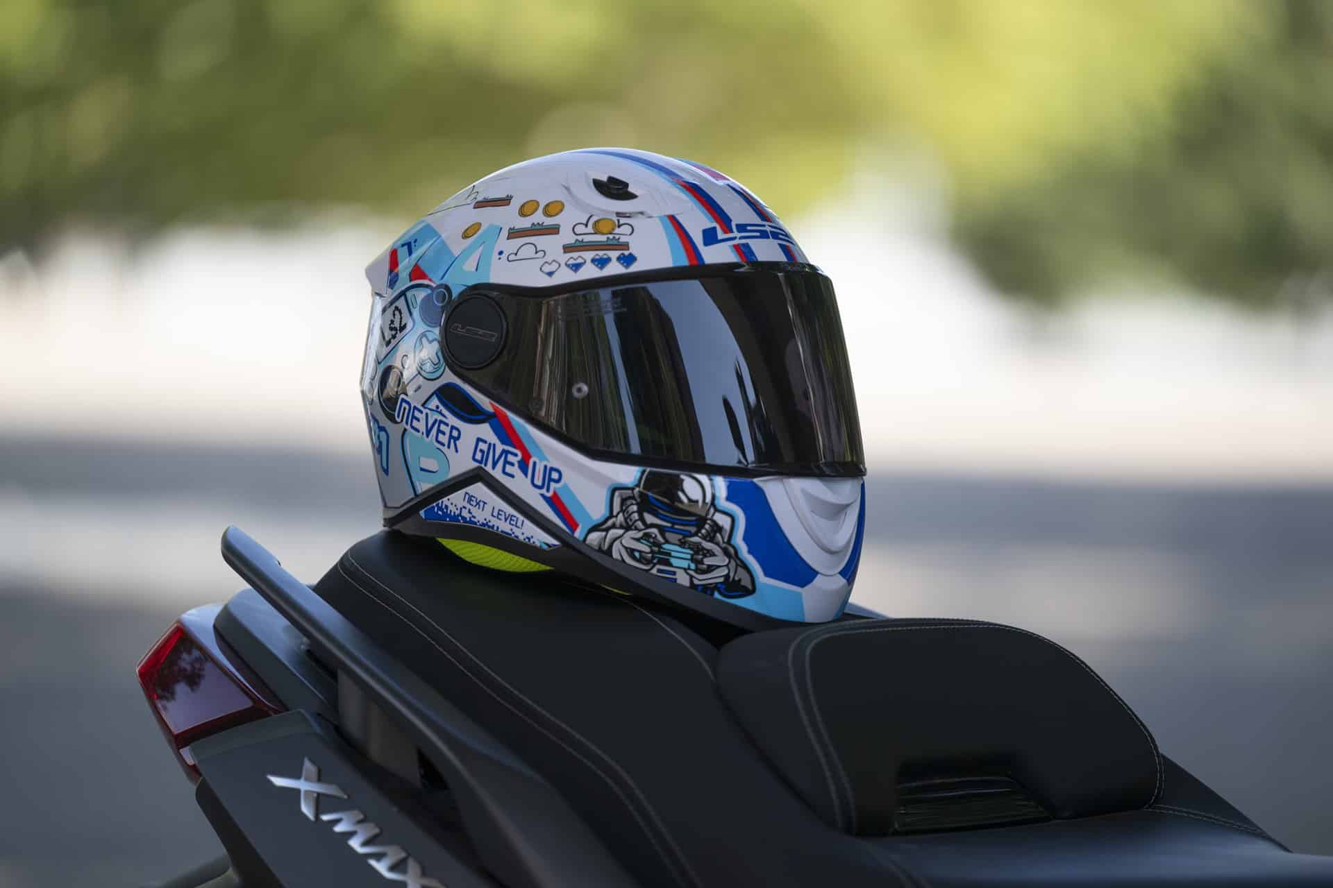 Junior LS2 2025 Collection: Because protection is also part of school luggage