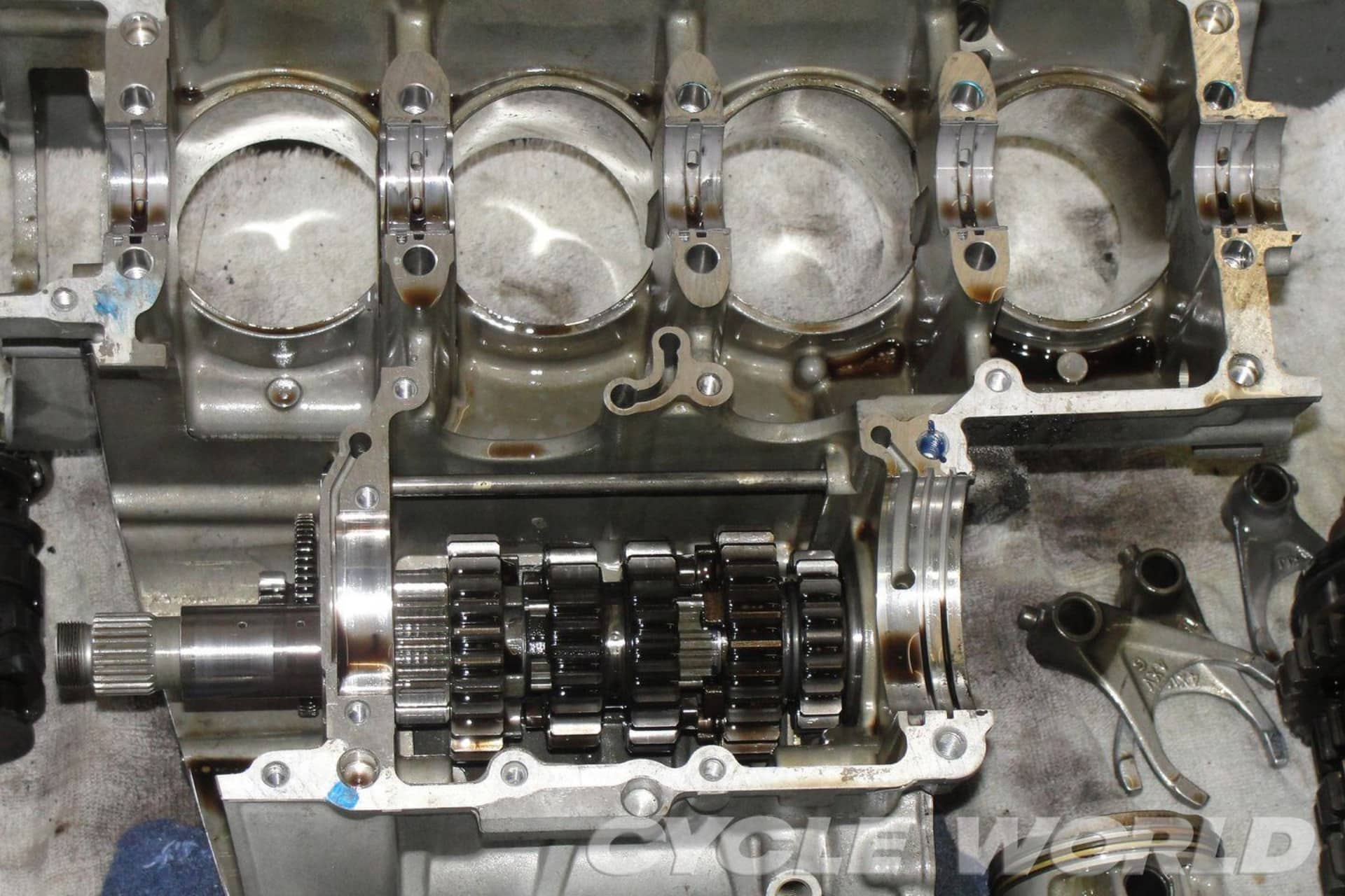 Yamaha R1 Custom 2000