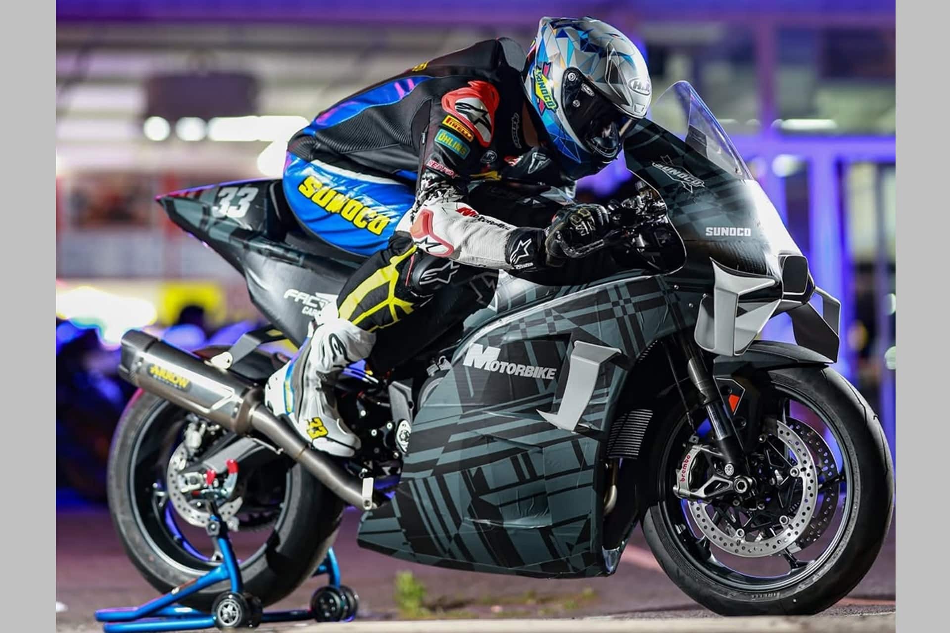 Much carbon and an achieved MotoGP look in this incredible preparation on a triple 765 rs