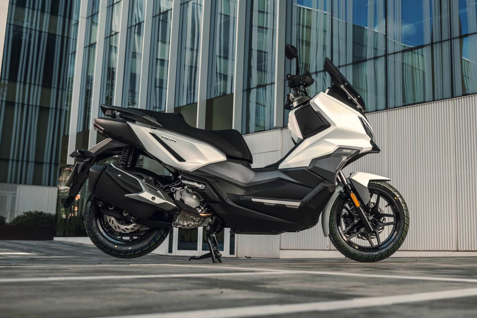 The best crossover scooter for the A2 card in 2025