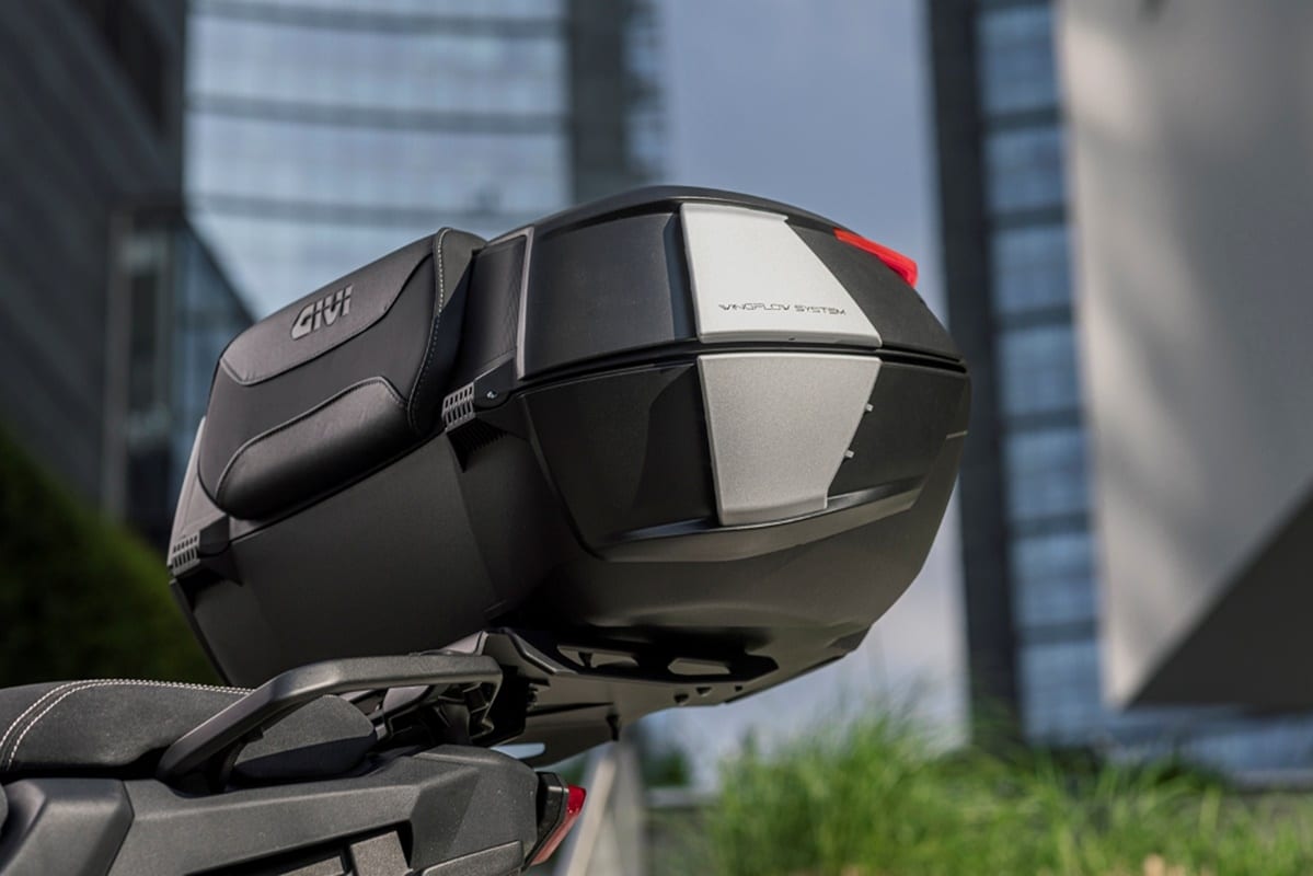 GIVI V49 AIR: El nuevo Top Case para moto que aumenta la faceta de carga y mejora la aerodinámica