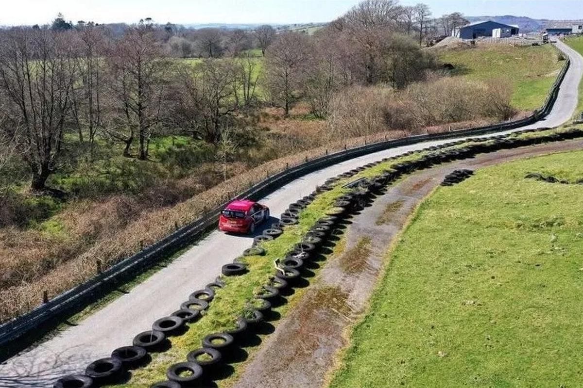 ¿Te gustan las granjas, quieres un circuito y tienes 4 millones de euros? Pues esto te interesa