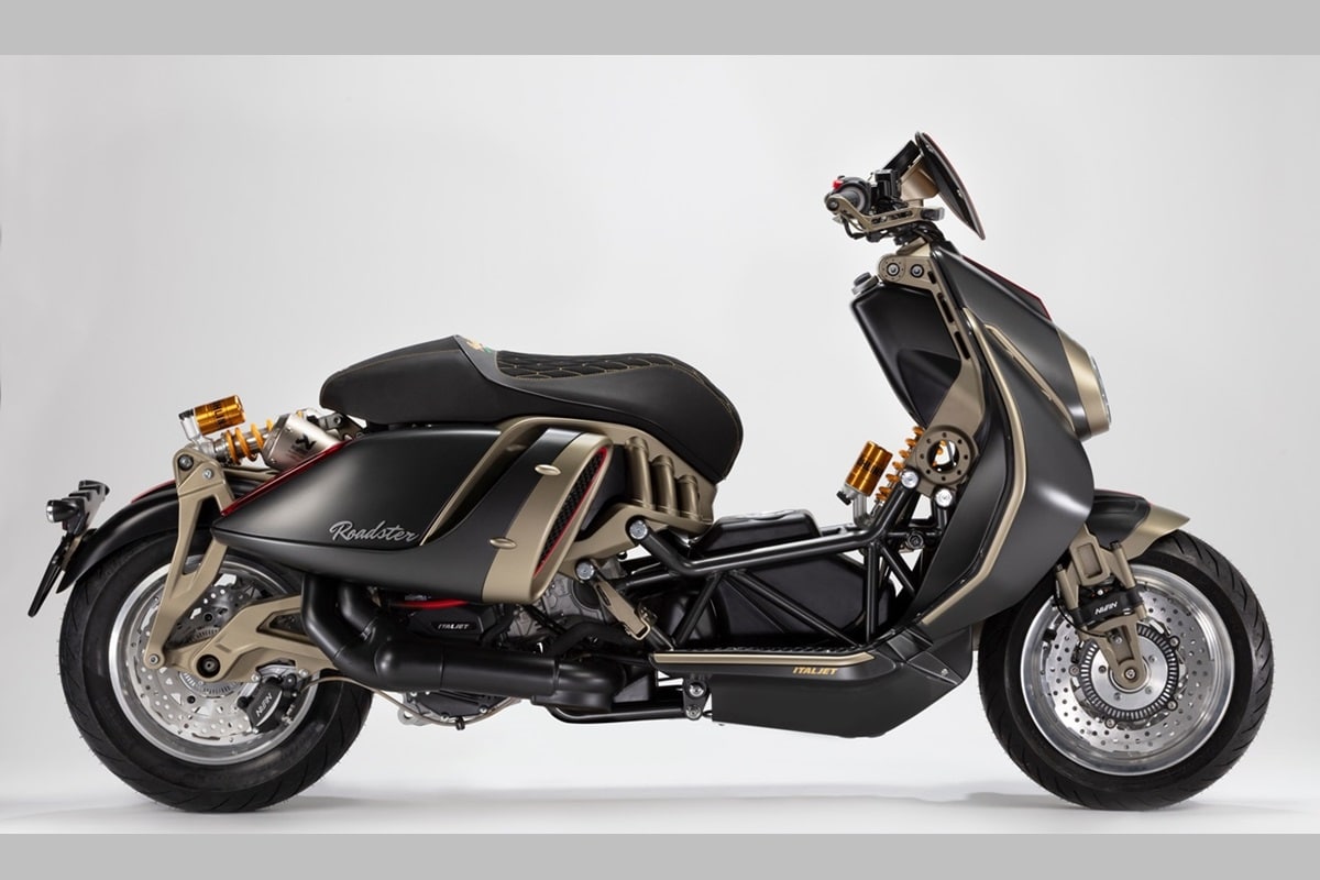 Italjet delights us with the world premiere of its new Dragster 459 Twin SmartShift and Roadster 400