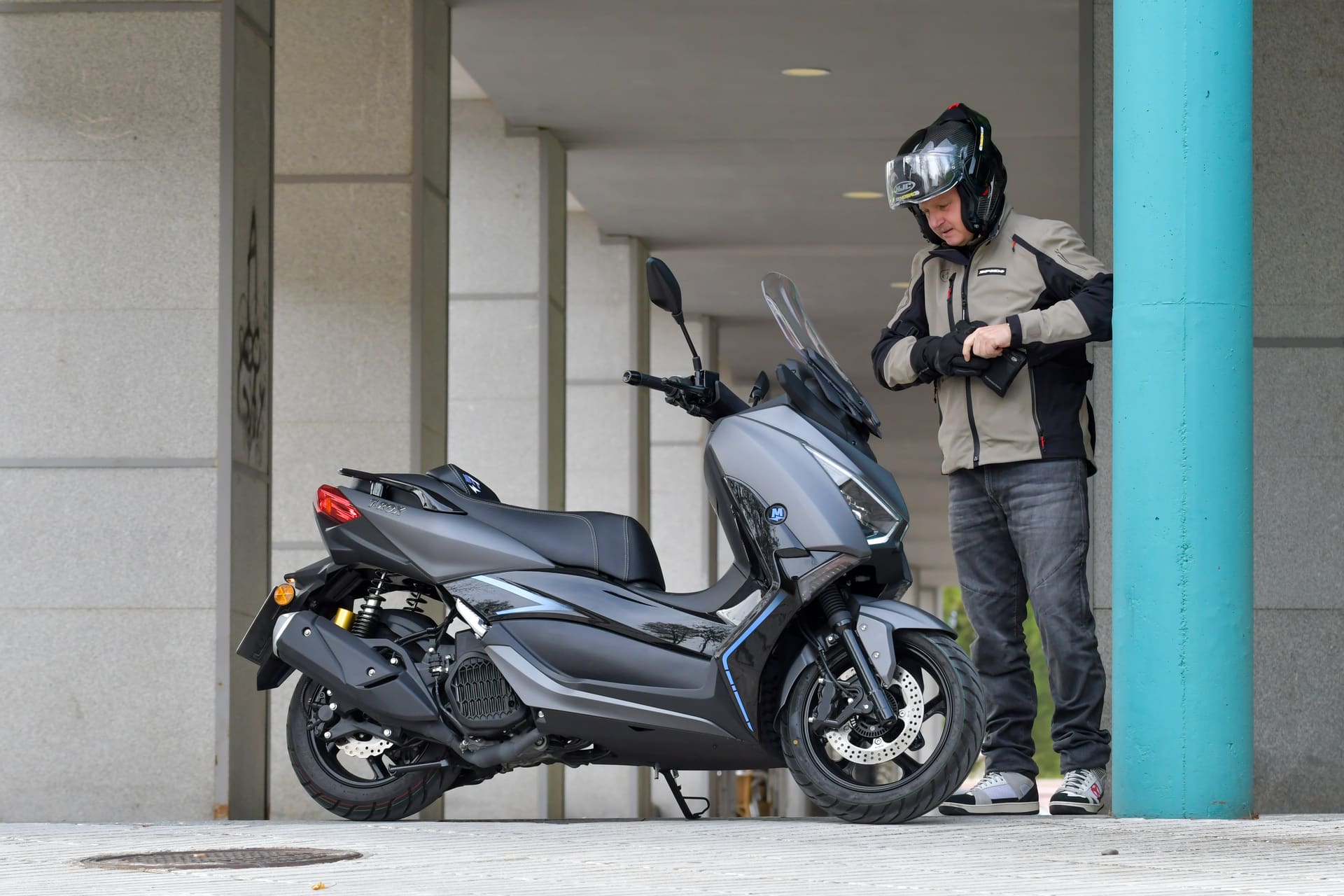 HJC F100 Carbon test