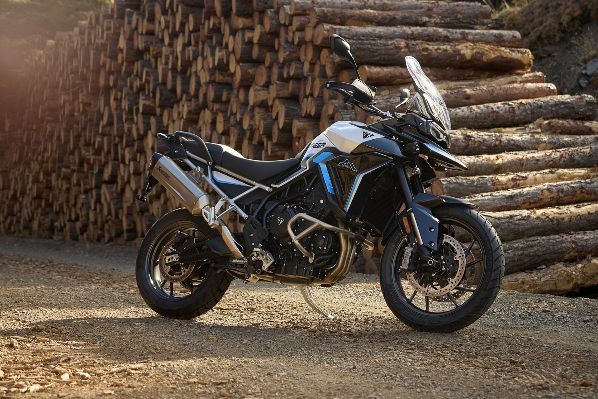 New special Tiger 900 Desert and Alpine Edition series: inspired by the most epic adventures