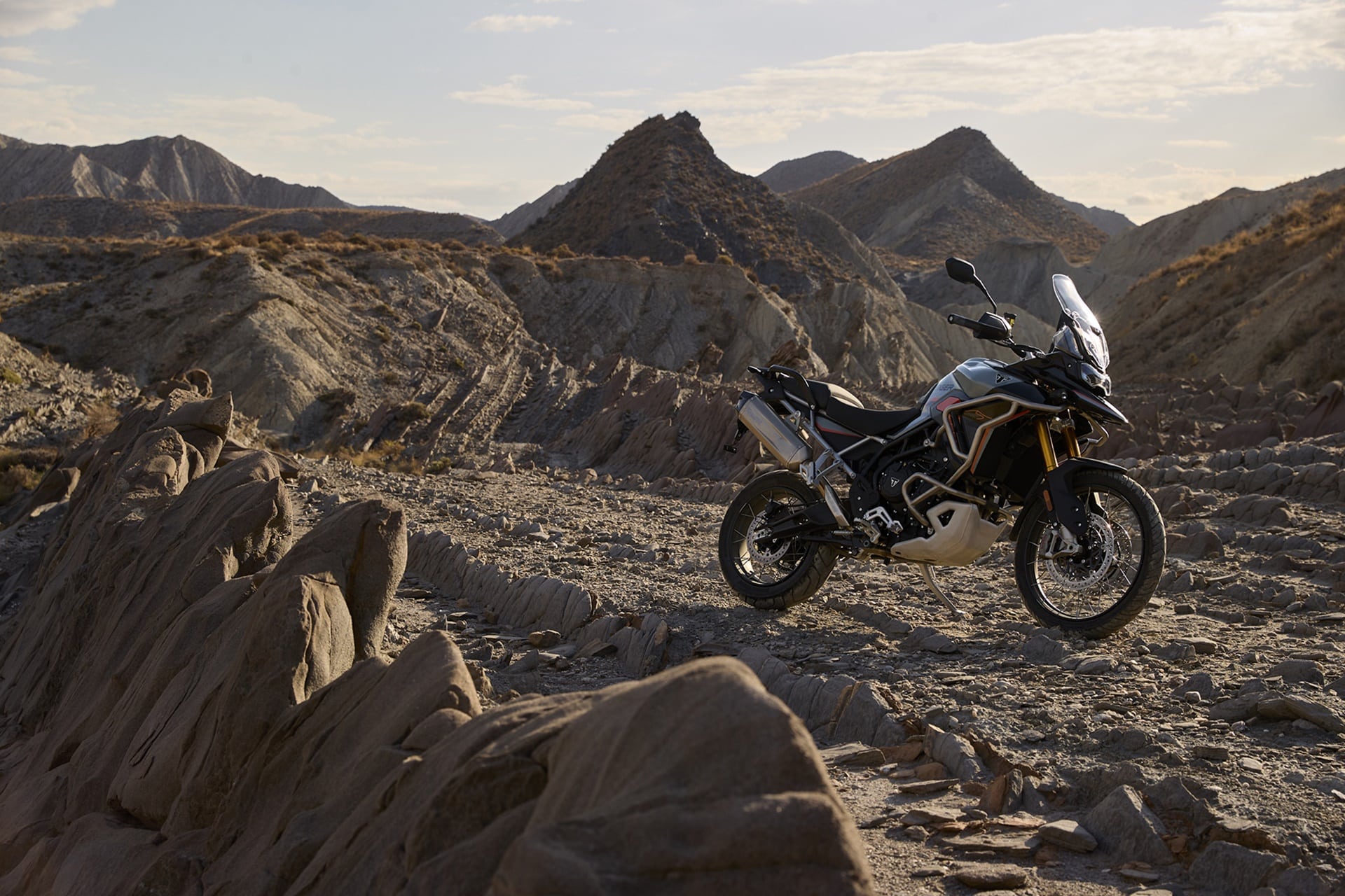New special Tiger 900 Desert and Alpine Edition series: inspired by the most epic adventures