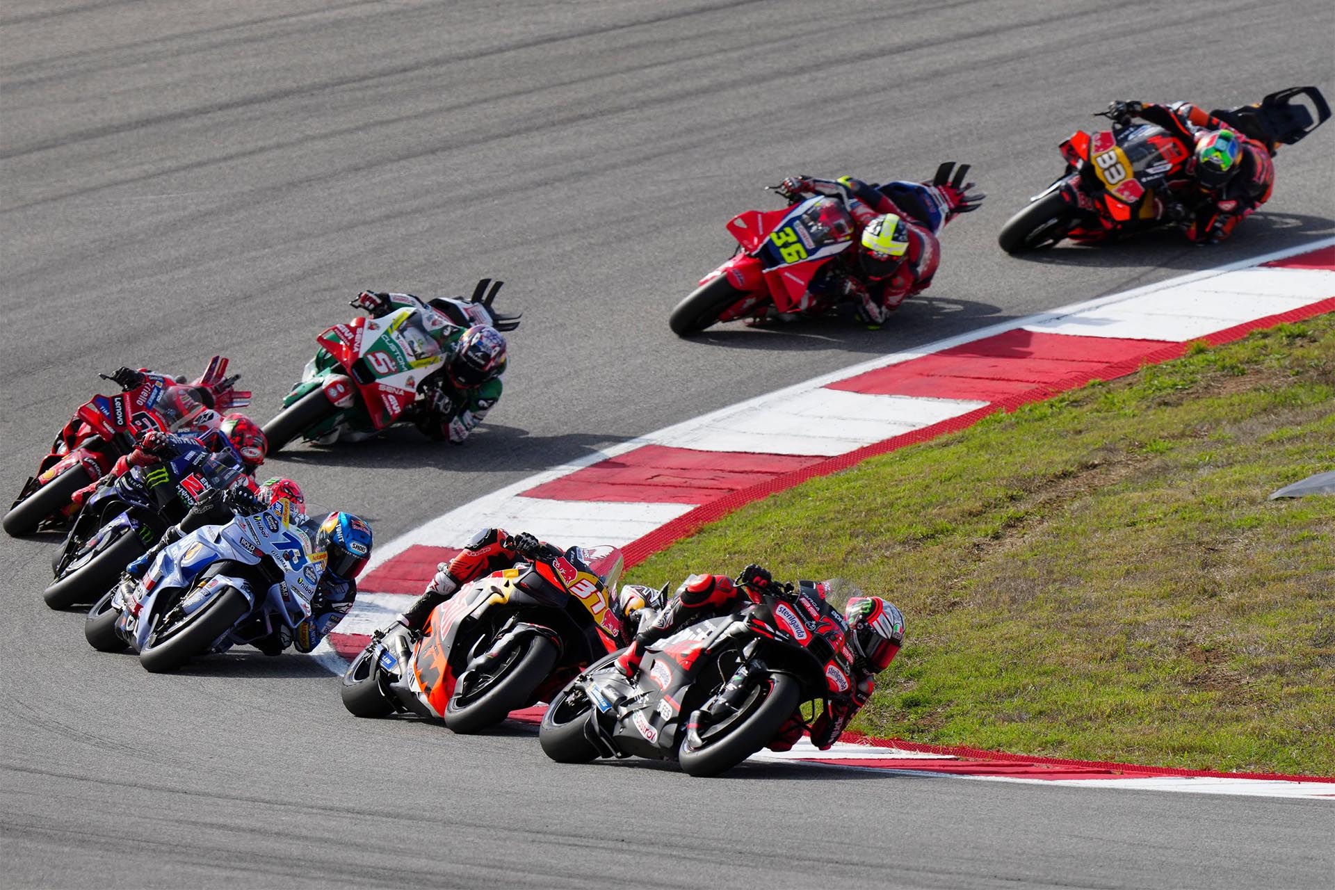 MotoGP Portugal 2025: Bezzecchi vuela bajo en Portimao