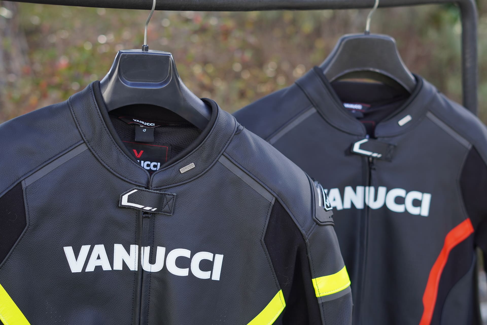 Tips for choosing a leather jumpsuit and not staying "in leather"