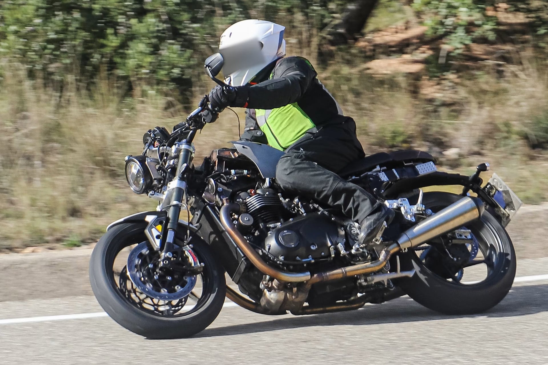 Nueva Triumph Speed Twin 1200 a la vista: Menos retro, más eficiente