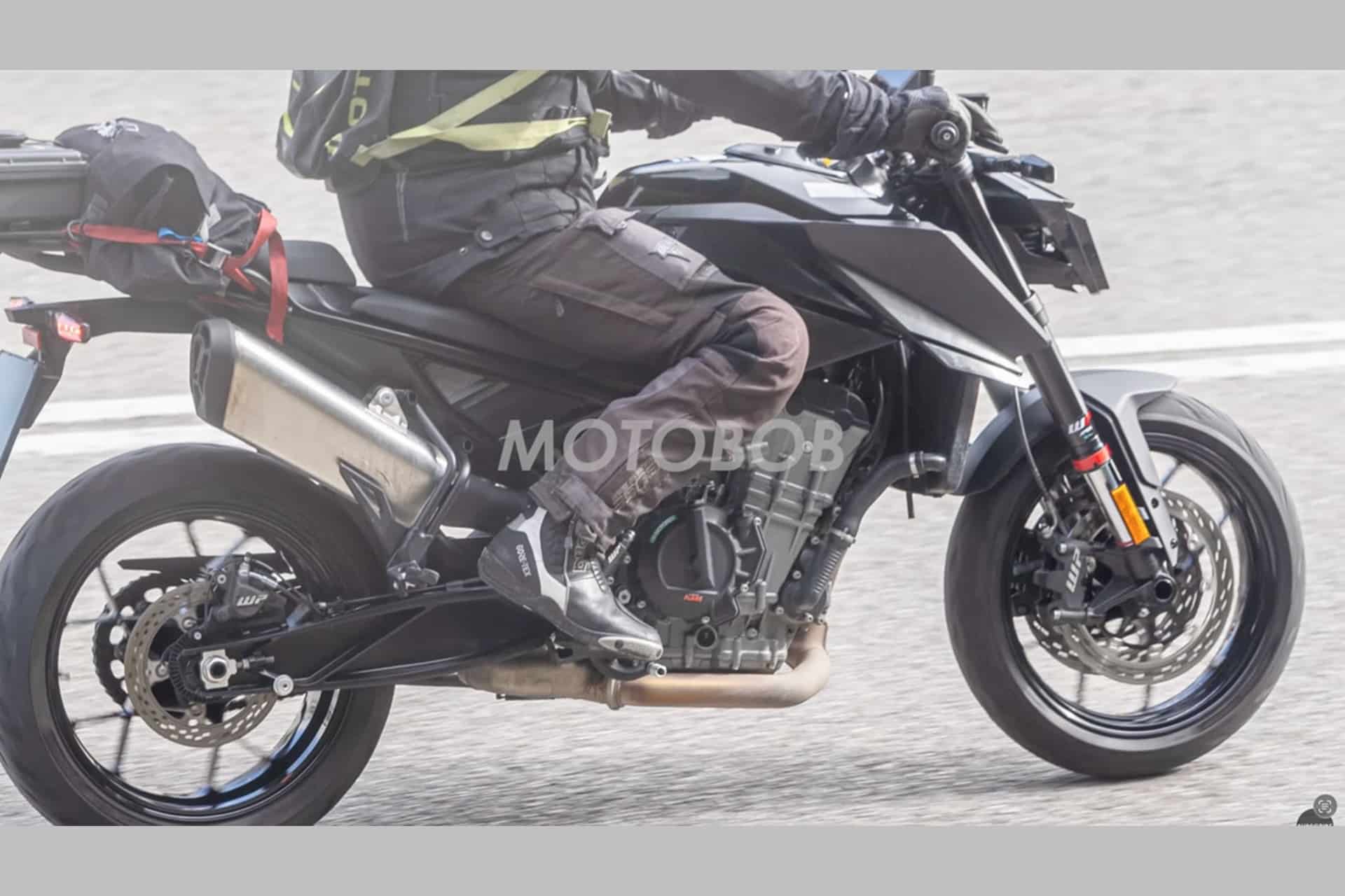 The KTM 790 Duke 2026 carries out new tests showing us an image very close to that of the production model