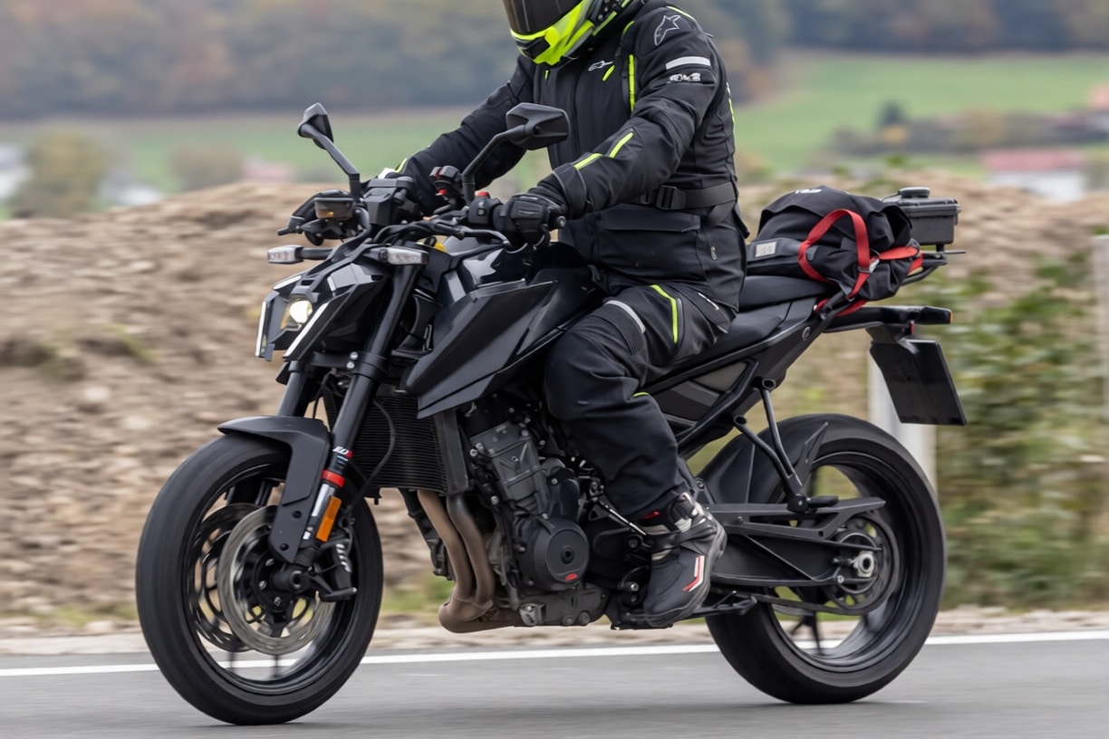 La KTM 790 Duke 2026 realiza nuevos test de pruebas mostrándonos una imagen muy cercana a la del modelo de producción