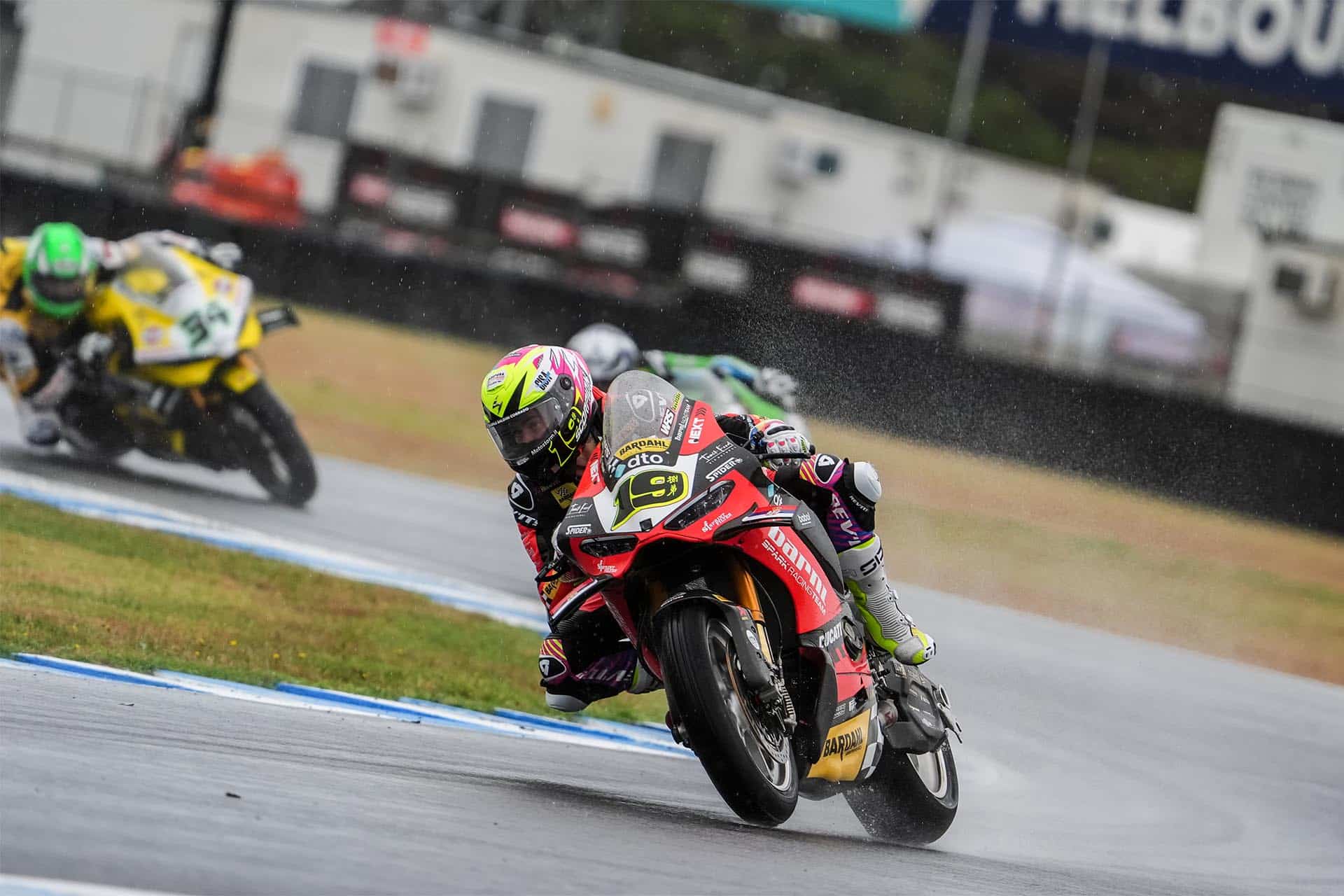 Bautista already has the first podium of the season in his pocket