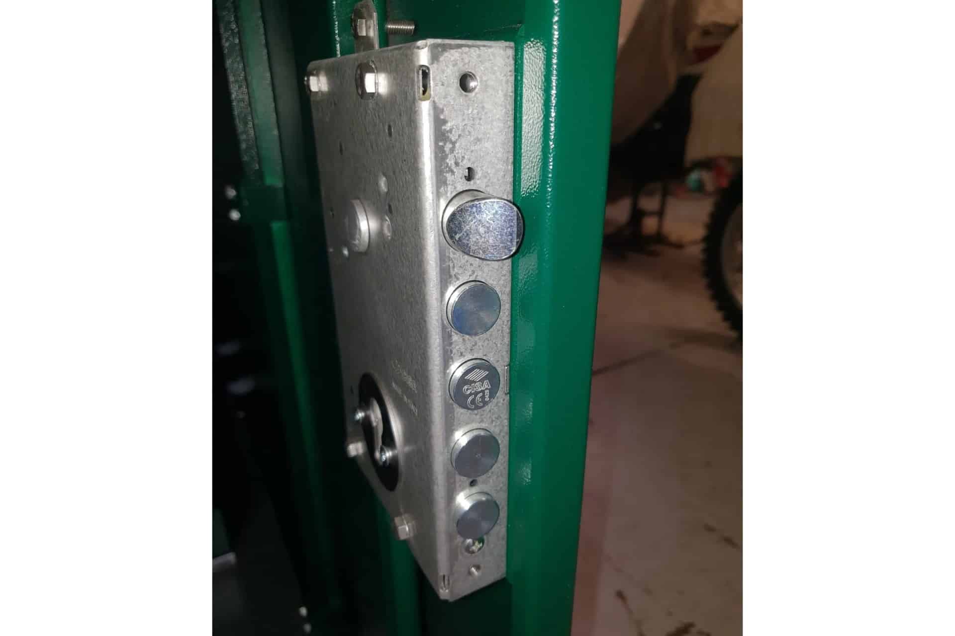 Anti-theft shelter SAB Motorcycle Storage Ltd