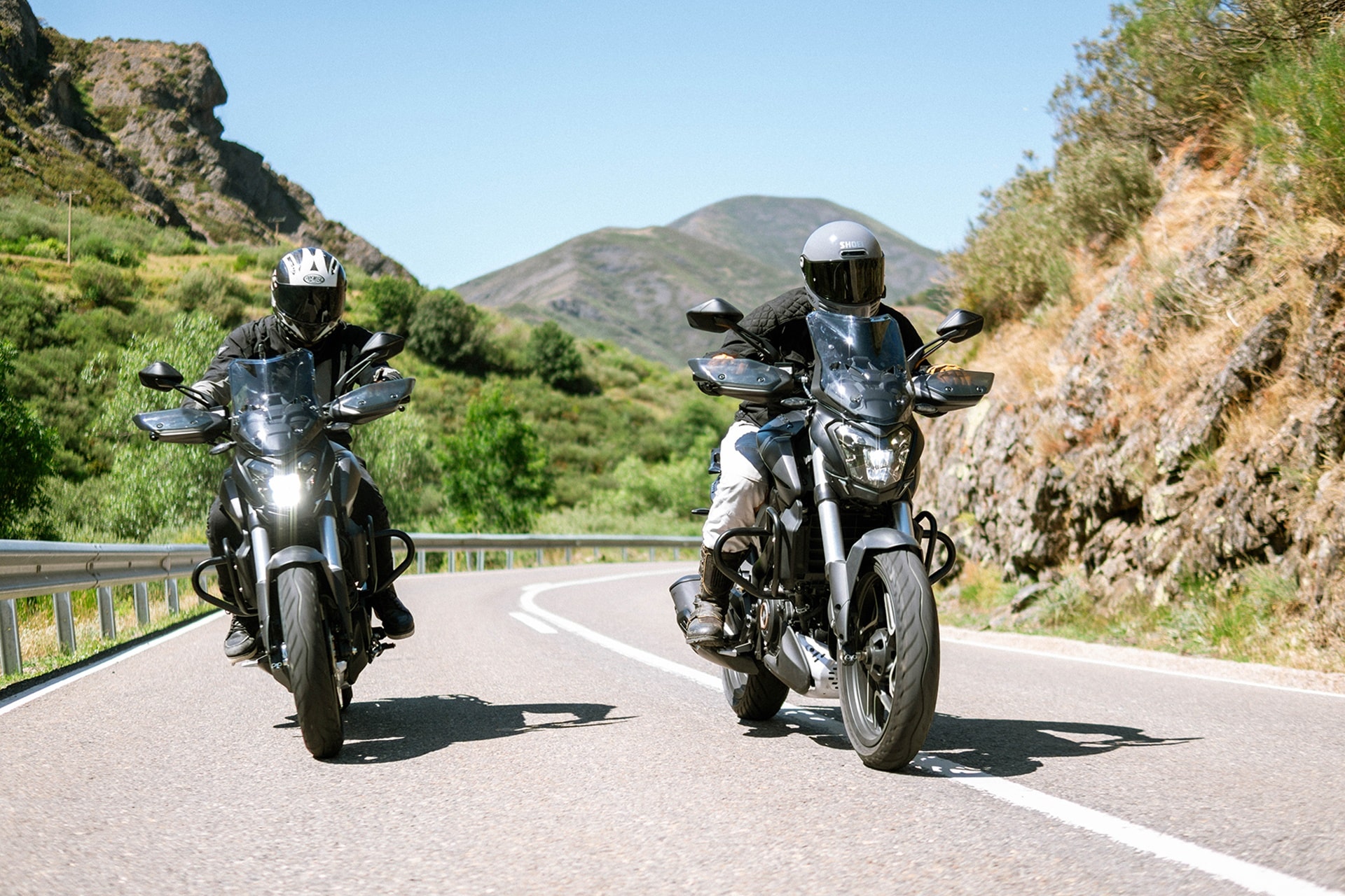 Dominar 400: la sport‑tourer ideal para aquellos que retoman la moto en 2026