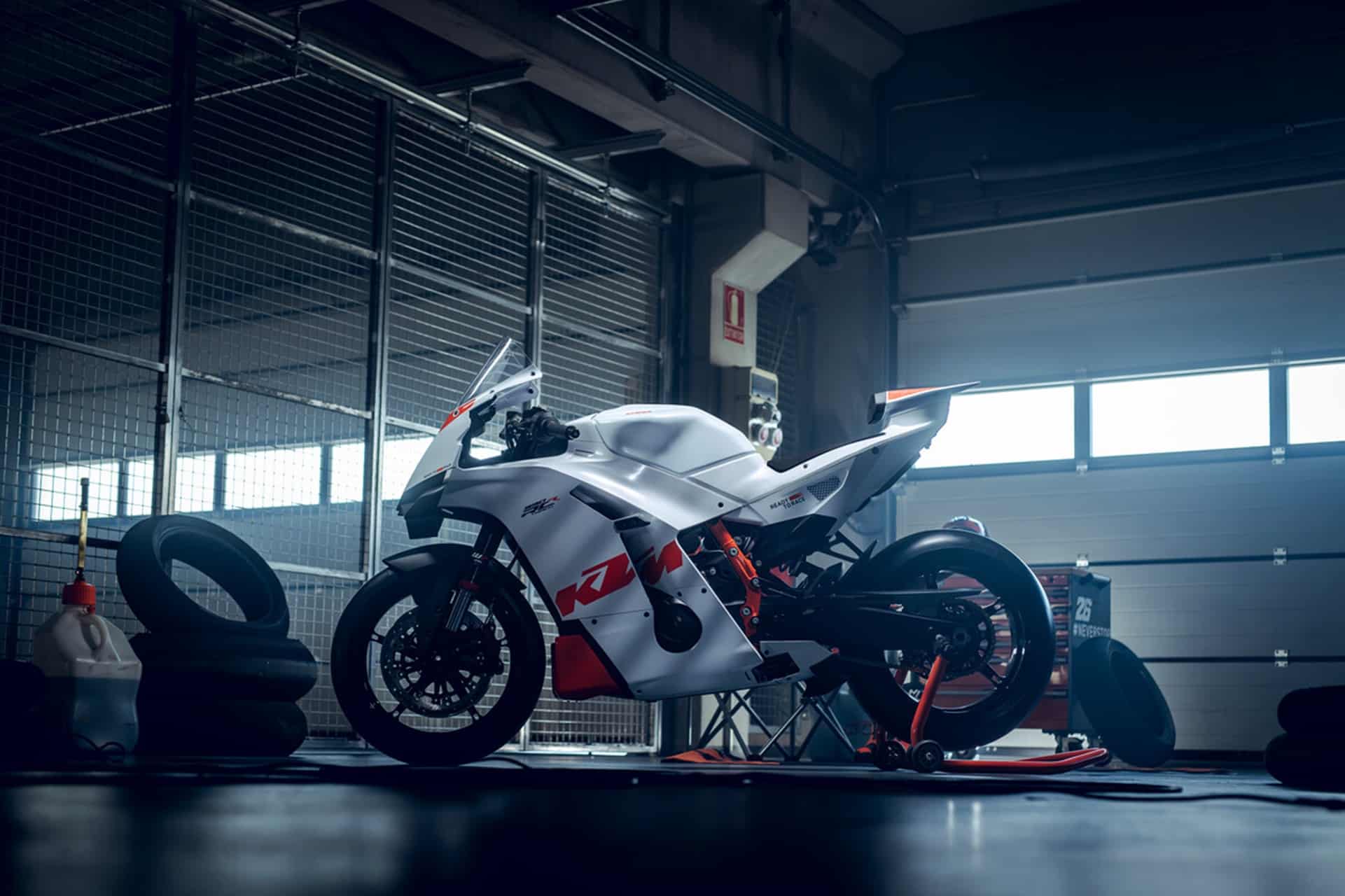 KTM presents its new and radical 990 RC R Track, the track version of its new sports car