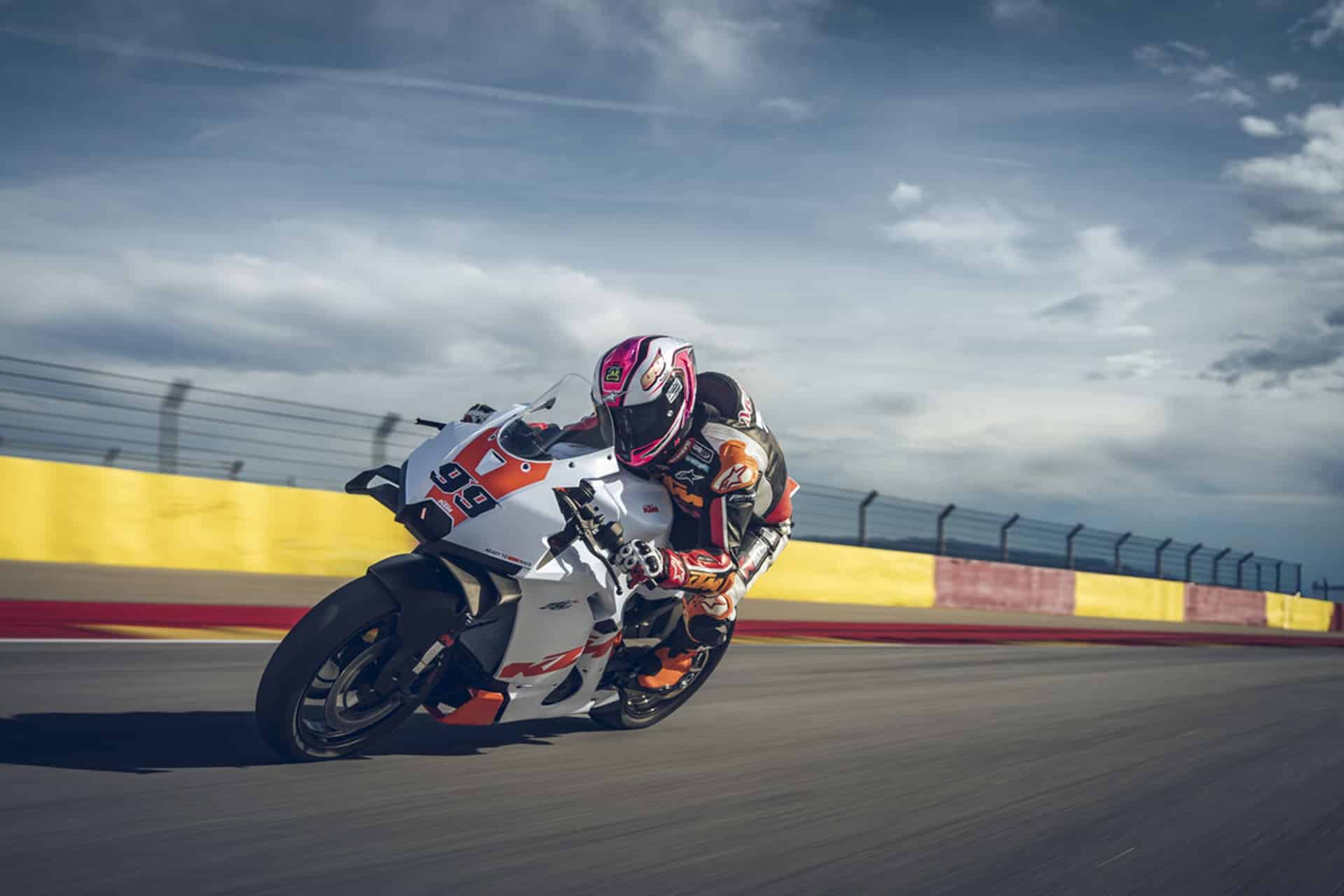 KTM presents its new and radical 990 RC R Track, the track version of its new sports car