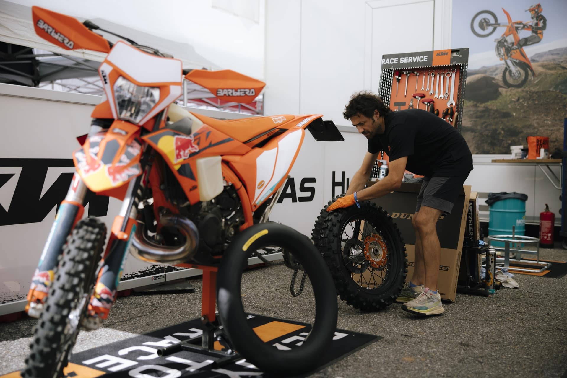 KTM celebrates 100 years of the 6Days in Portugal by offering complete race assistance