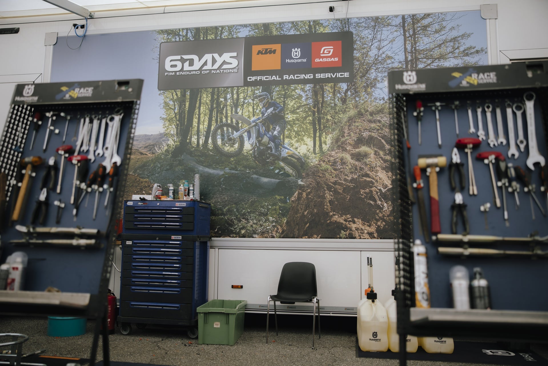 KTM and Husqvarna celebrate 100 years of the 6Days in Portugal by offering complete race assistance