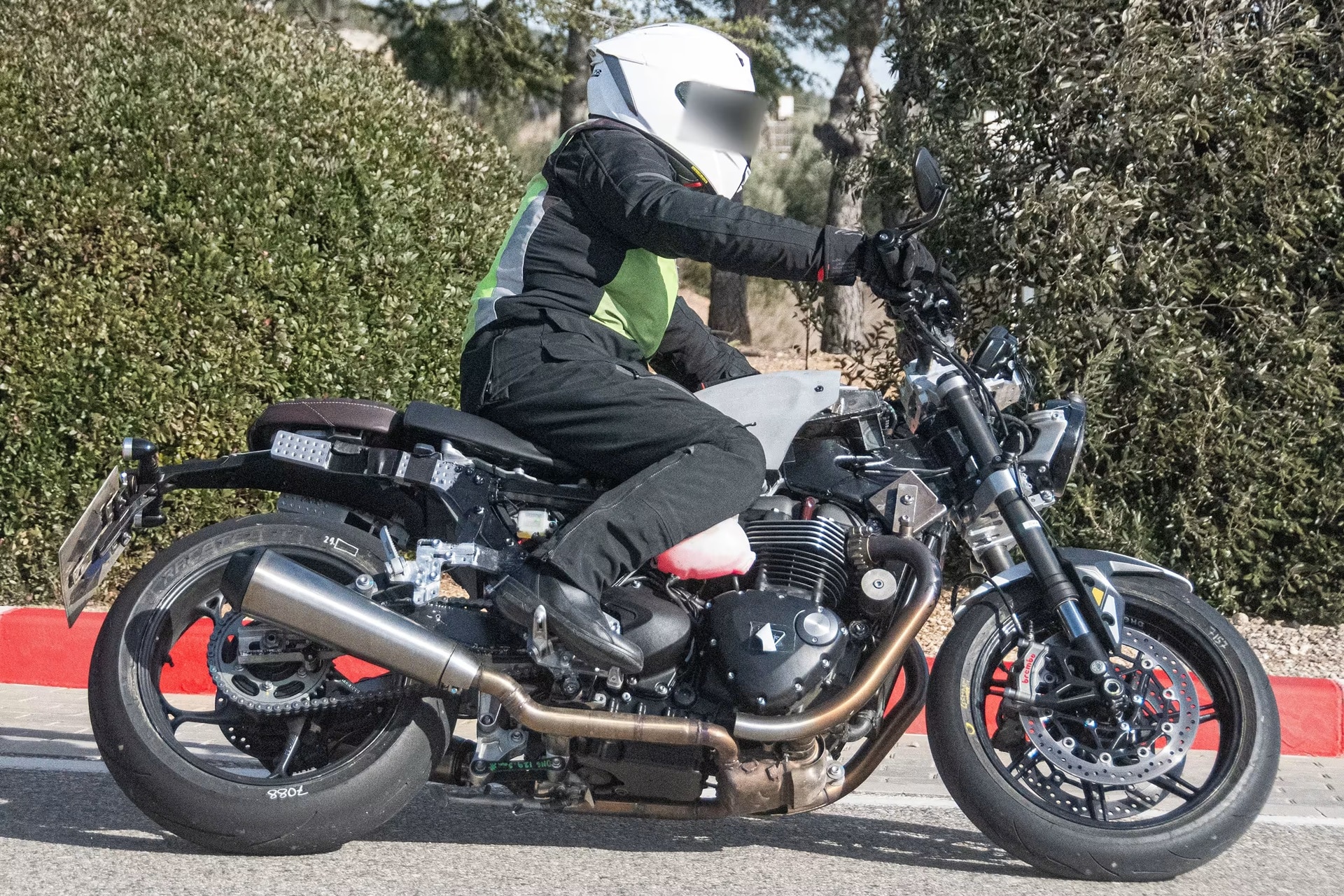 New Triumph Speed ​​Twin 1200 in sight: Less retro, more efficient