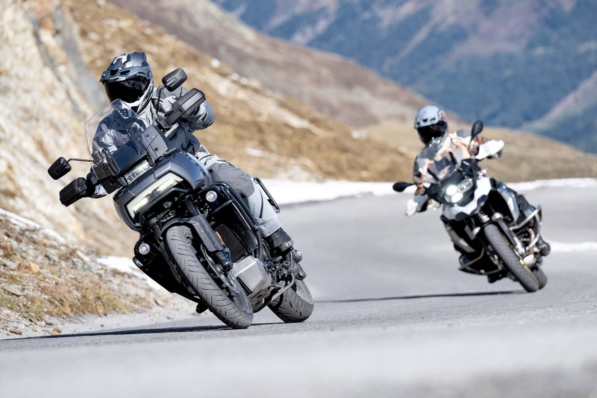 This is how Continental's EasyHandling technology works when cornering