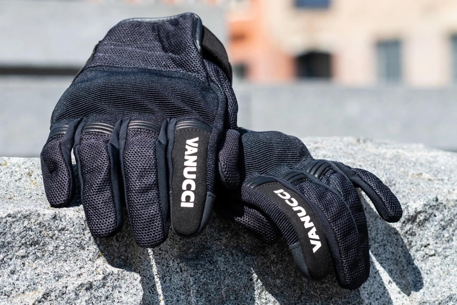 How to choose your motorcycle gloves for your safety and comfort
