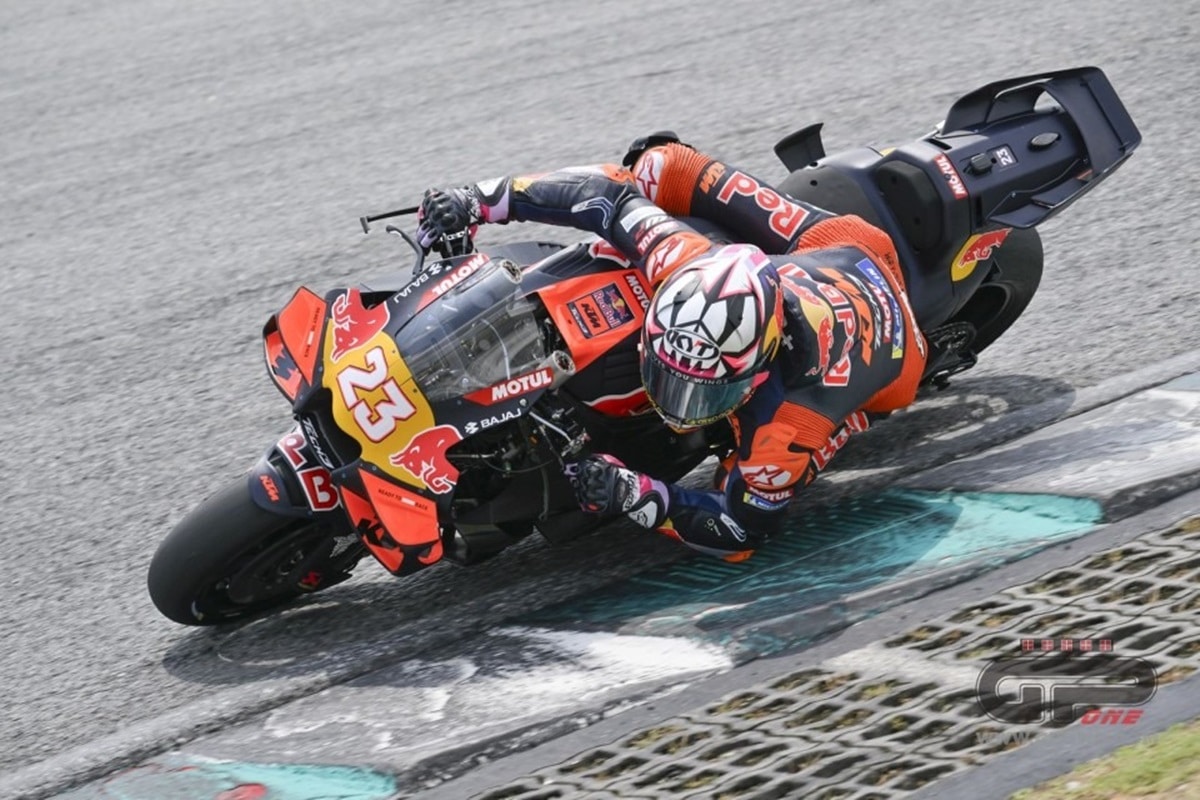 Some MotoGP riders have changed helmet brands and no one has noticed