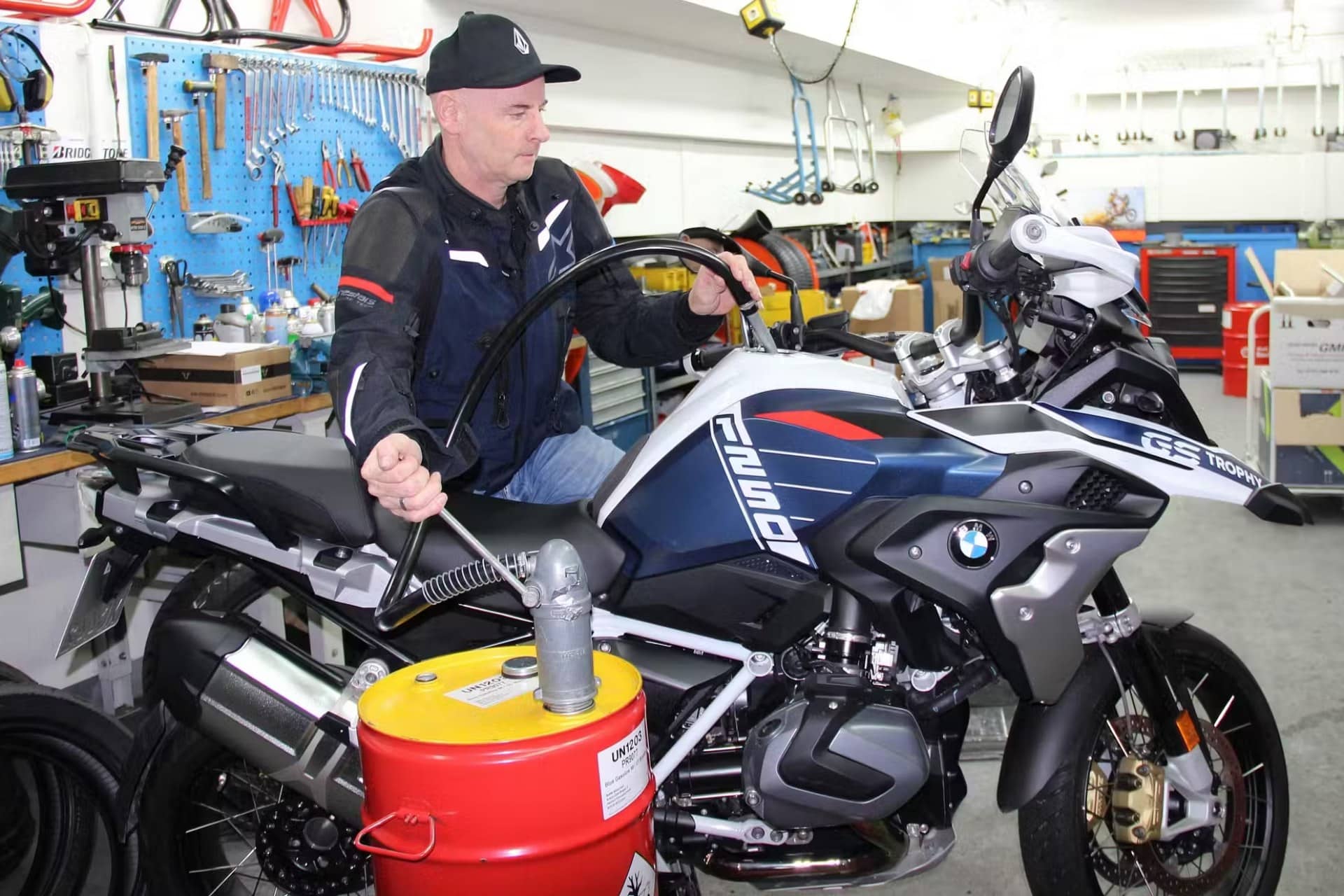 Gas tank - Venturi effect