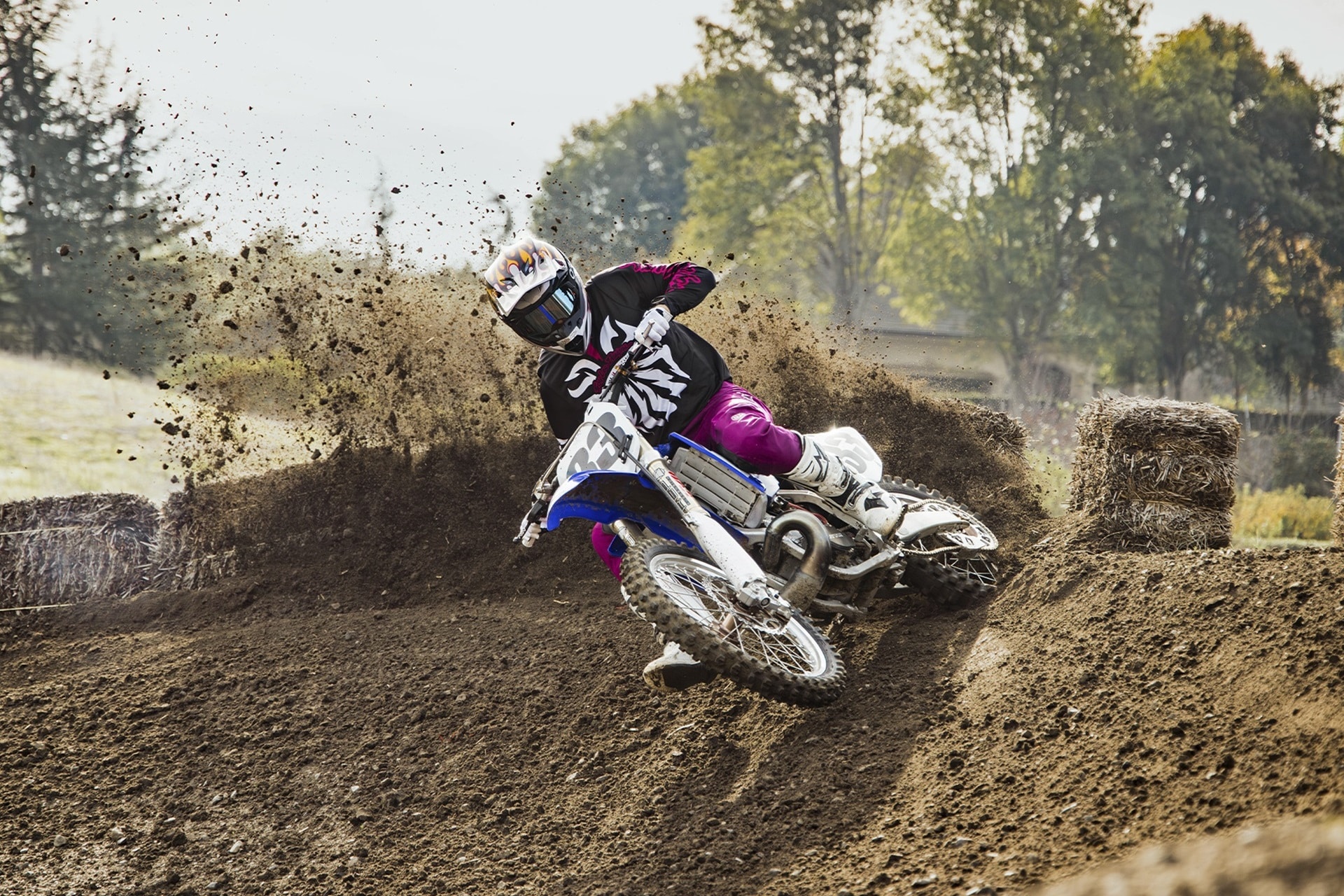 Troy Lee Designs presents its 2026 collection including its SE5 Carbon helmet