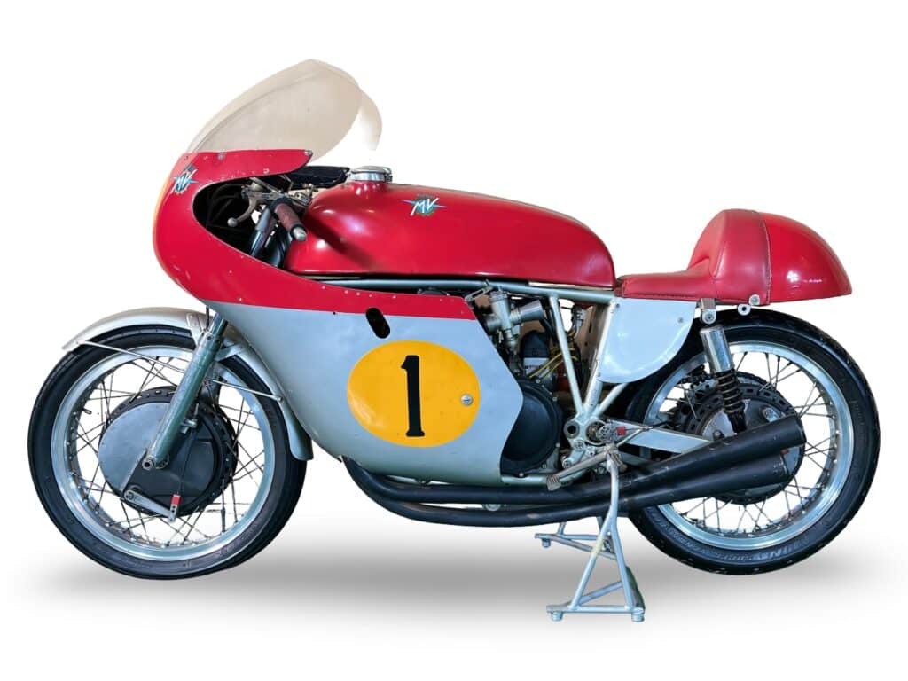 MV Agusta 1965 Mike Hailwood y Giacomo Agostini