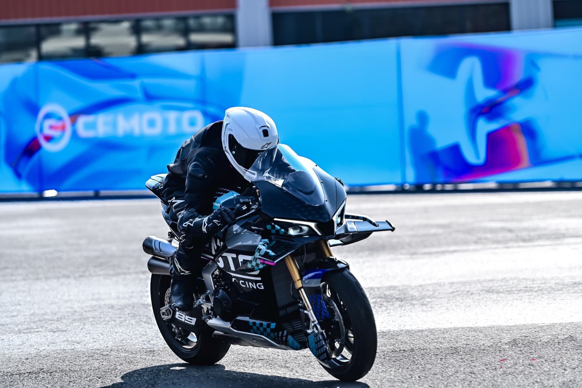 This is how the V4 SR-RR roars that wants to dethrone Ducati and Aprilia