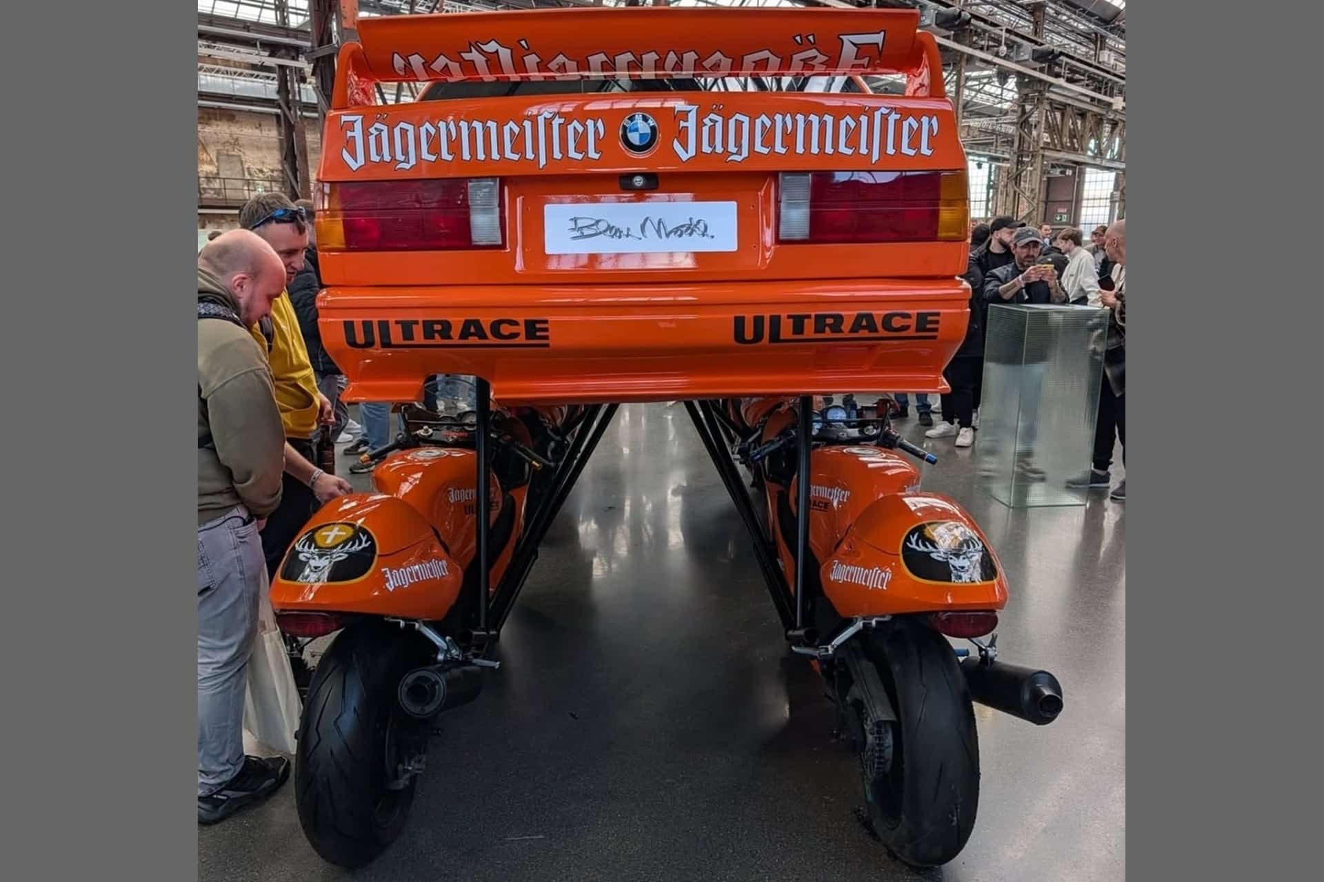 Horsepower Rennmeister: The BMW E30 converted into a Suzuki GSX-R SRAD chariot