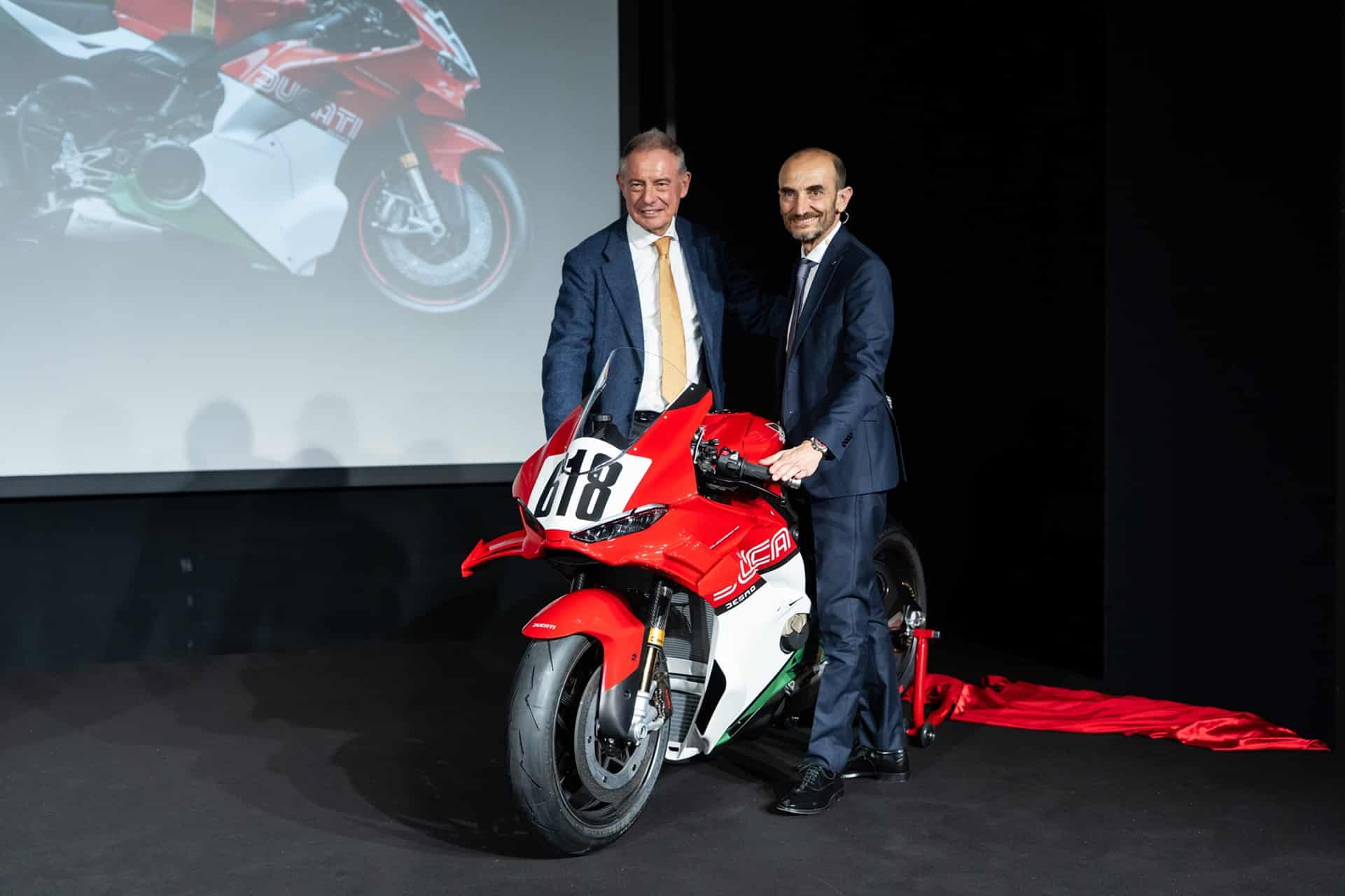 Ducati Superleggera V4 Centenario Tricolore: historic exclusivity for only 100 lucky people