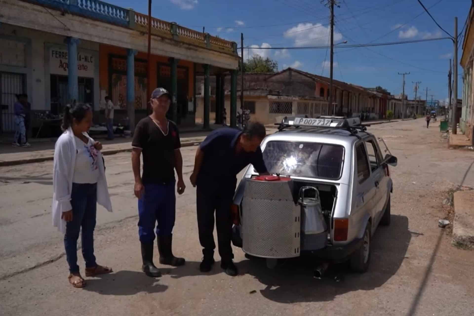 Coche de Cuba a carbón