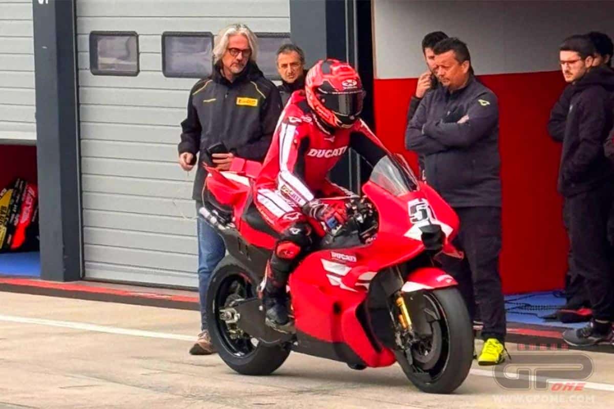 Ahora sí, la Ducati Desmosedici GP27 está en pista y hay vídeos