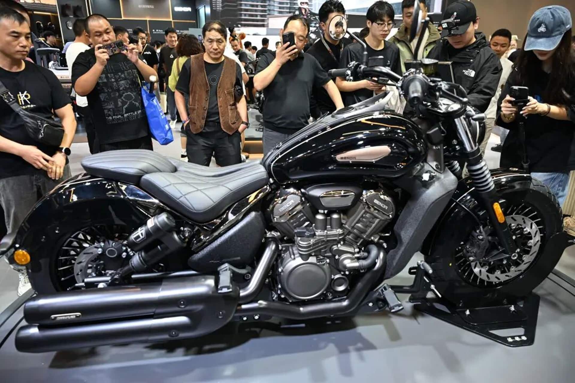 New Dark Flag 600 V-4: Benda continues to expand its atypical custom range