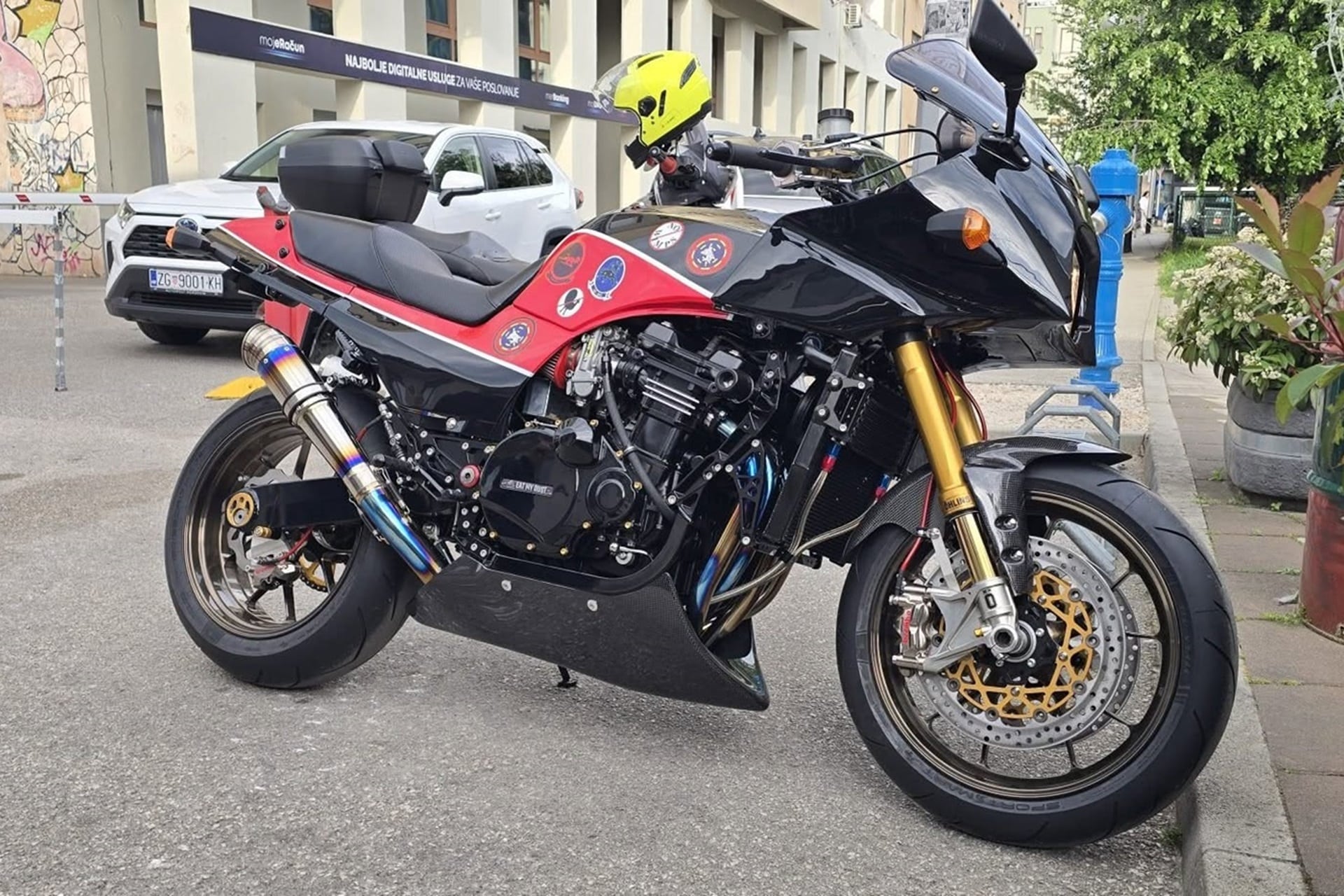 Kawasaki GPZ900R Ninja by DC Custom Motorbikes