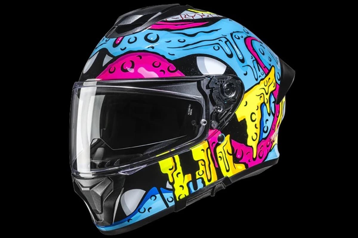 HJC presents the new C71 Squeeze: the brand's sport-touring is visually renewed