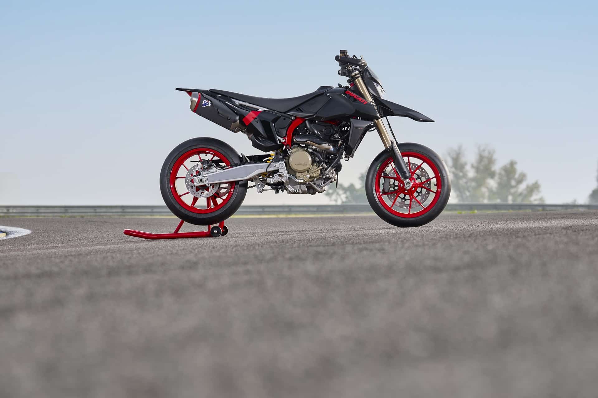 New 698 Mono Nera: Ducati's Hypermotard range reaches new heights