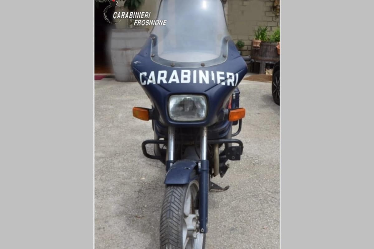 Several Moto Guzzi V35 Imola that had belonged to the Carabinieri were confiscated