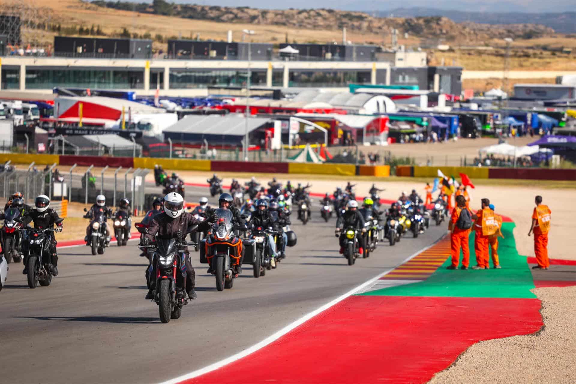 The Fan Bike Parade is a classic on the Teruel track