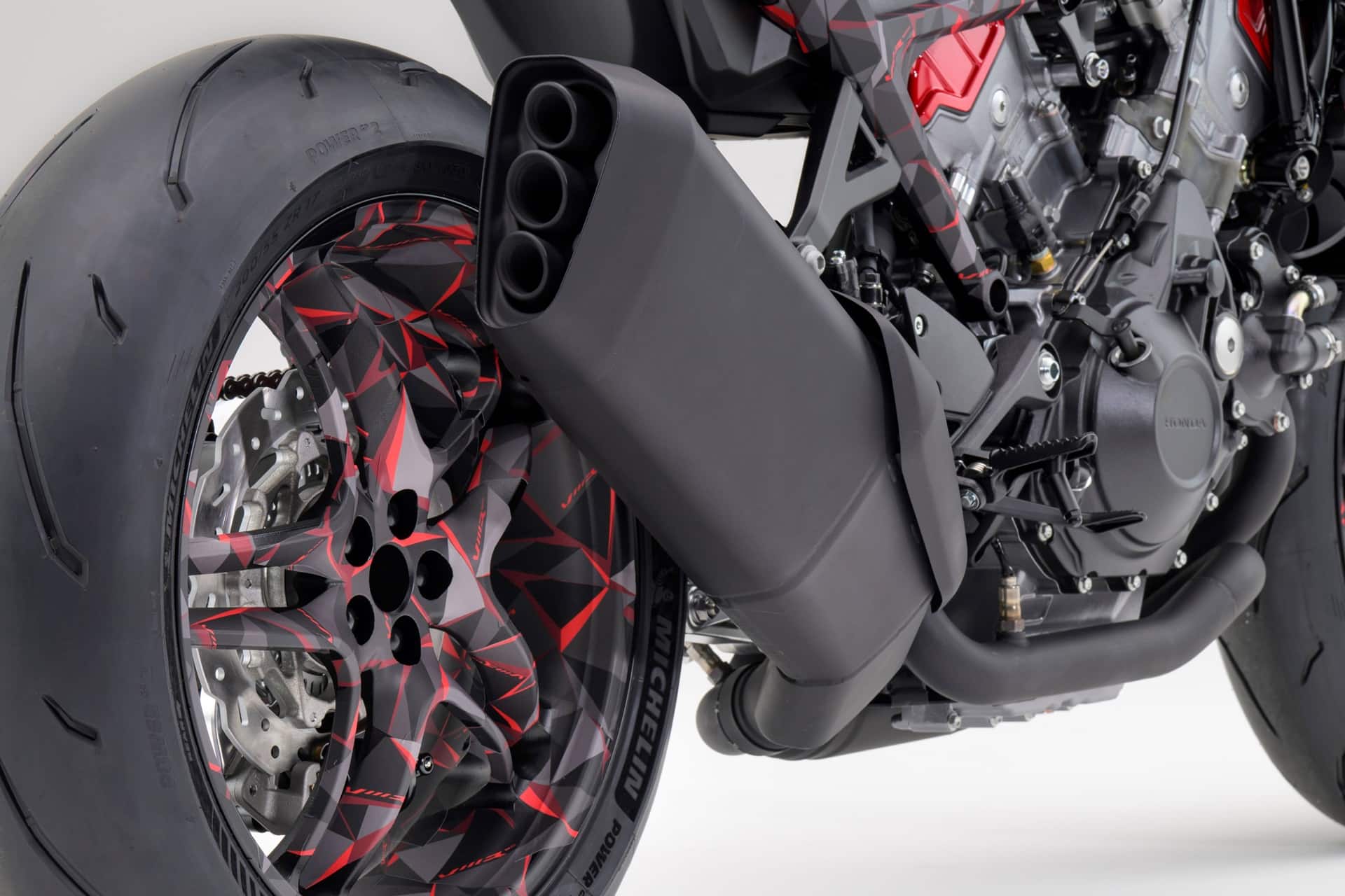 Honda presents the V3R 900 E-Compressor, its most advanced motorcycle to date