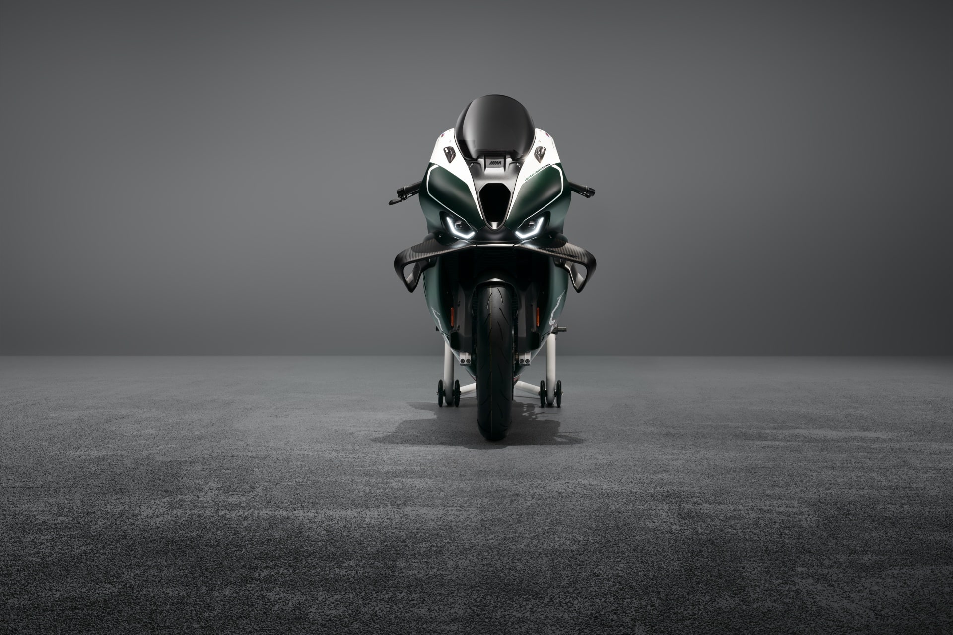 BMW turns the M 1000 RR into a jewel of the TT: there will only be 115 units