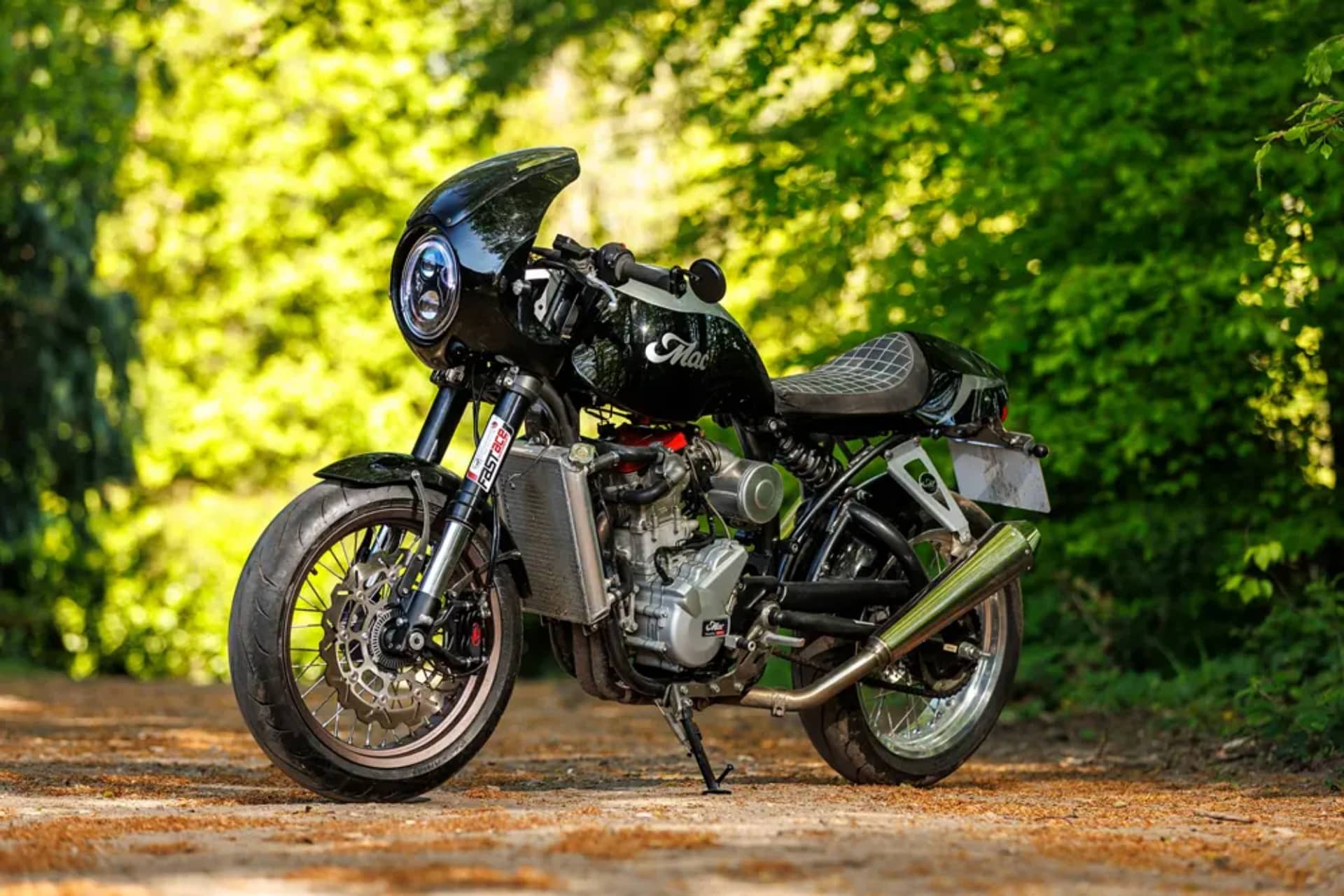 The new British motorcycle that wants to give us back the pleasure of large single cylinders