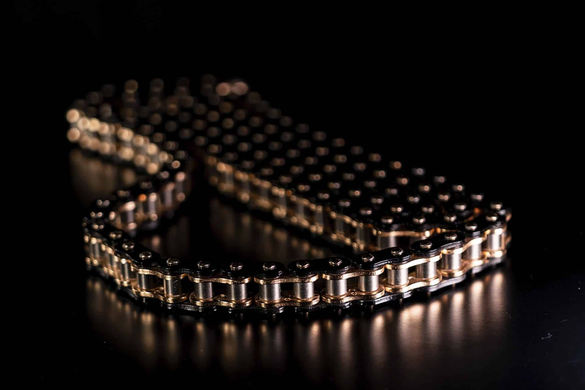 Gama de cadenas EK Chain 2026: soluciones específicas para carretera y competición