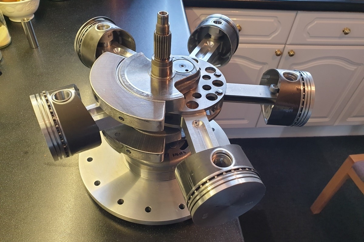 StarFire, the completely handmade preparation with a 5-cylinder, 2,200 cc radial engine
