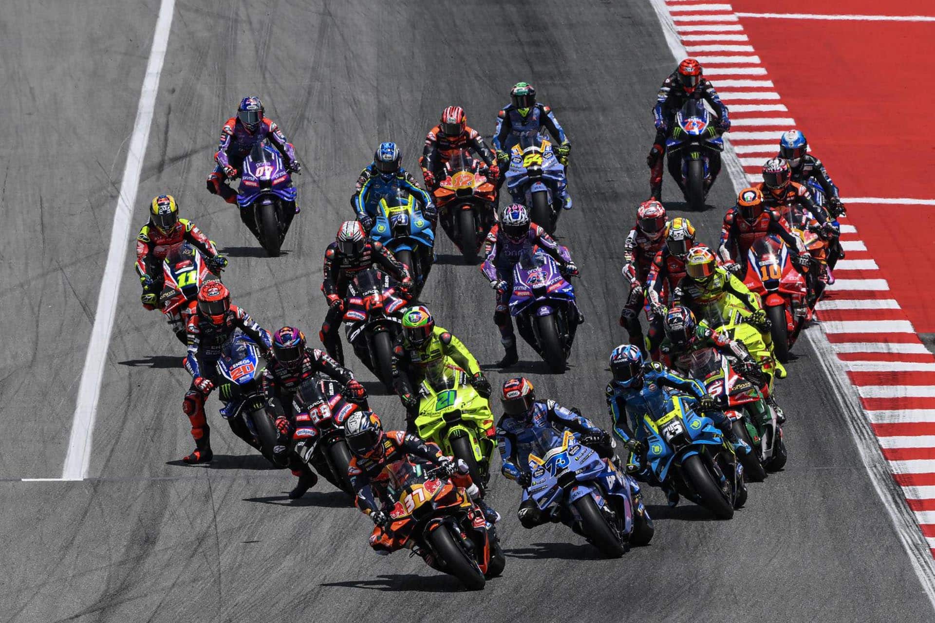 MotoGP Cataluña 2026: Di Giannantonio vence un GP que rozó el desastre