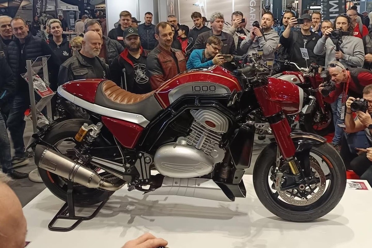 Jawa presents its exclusive 1000 Sport Cruiser: a “baroque” café racer with a neoclassical style