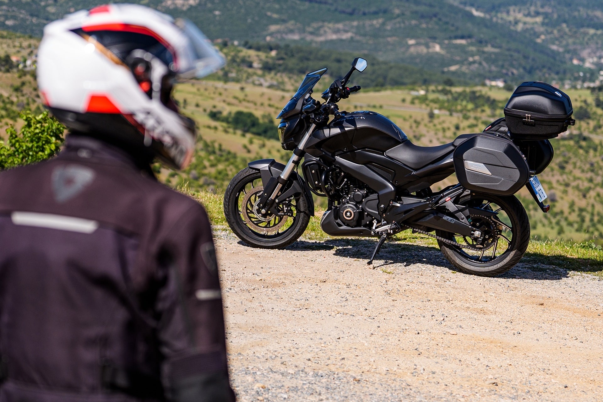 This summer a Bajaj Dominar 400 debuts with a premium suitcase kit at the best price