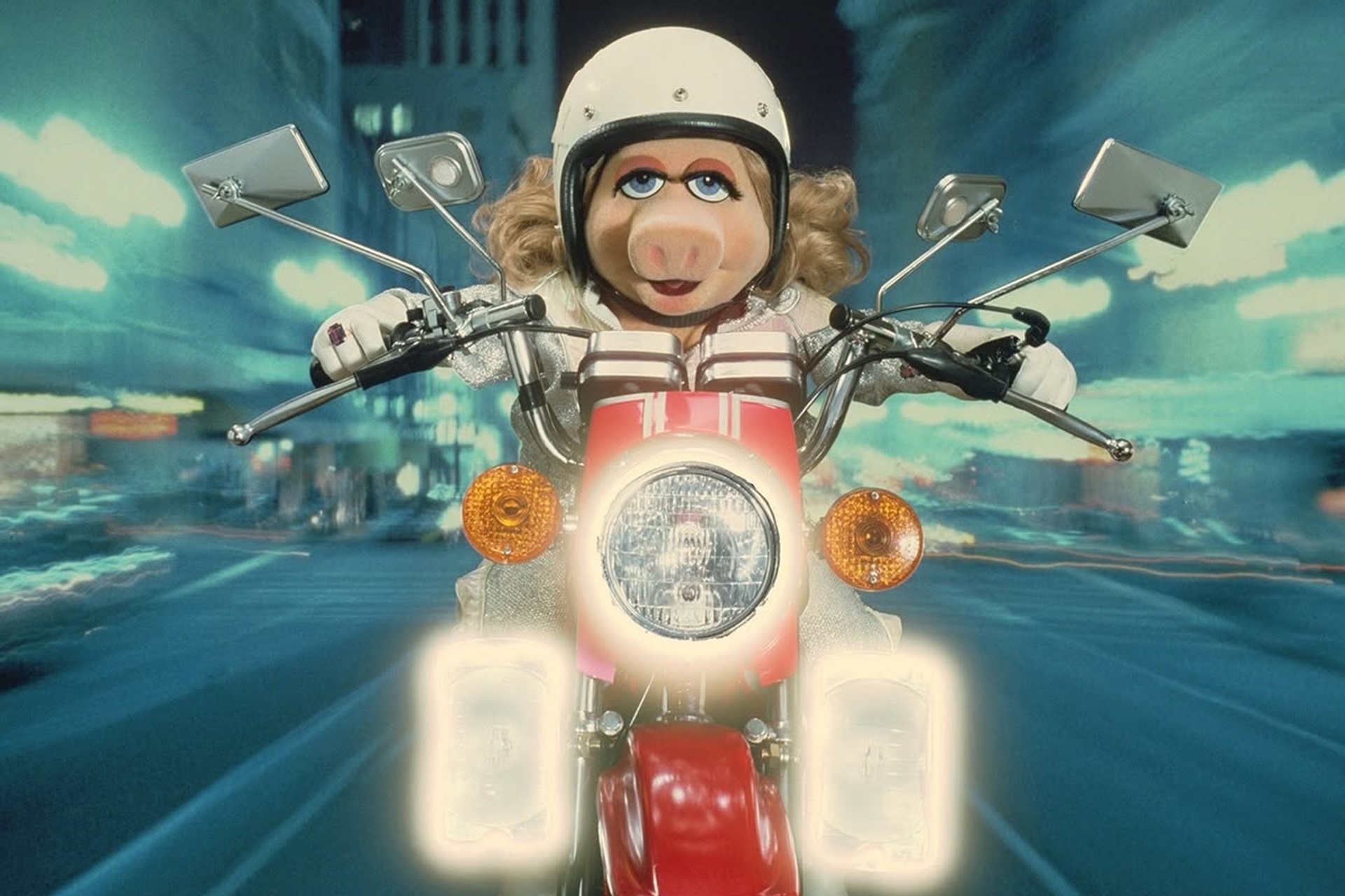 Hubo un tiempo en el que hasta Peggy “la cerdita” pilotaba motos 2T en sus películas